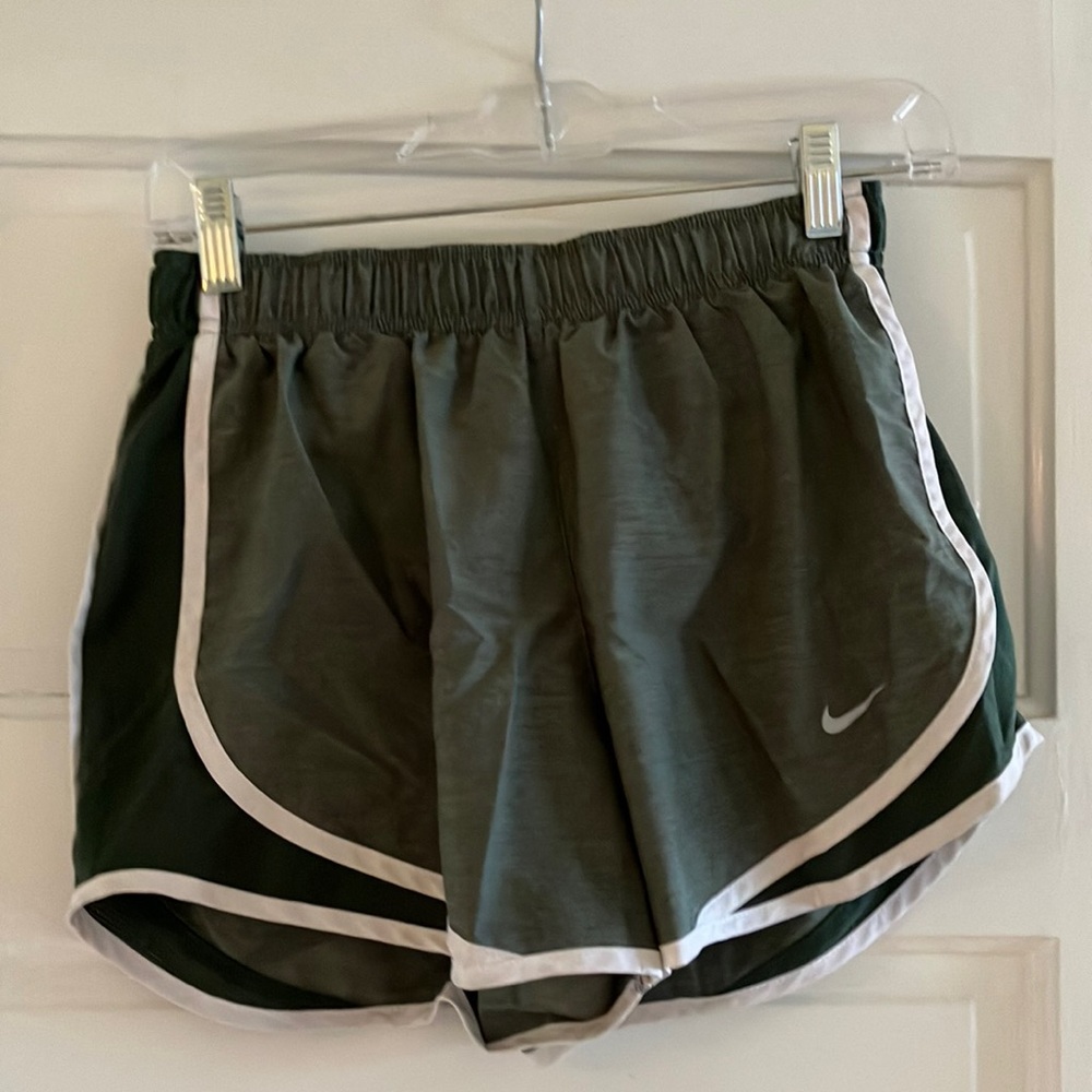 Nike tempo dry fit short